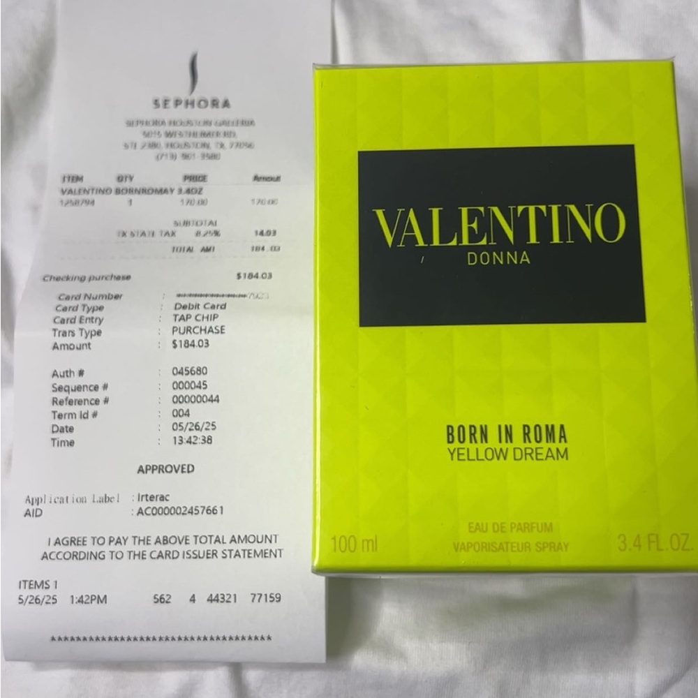 Valentino Donna Born in Roma Yellow Dream Perfume